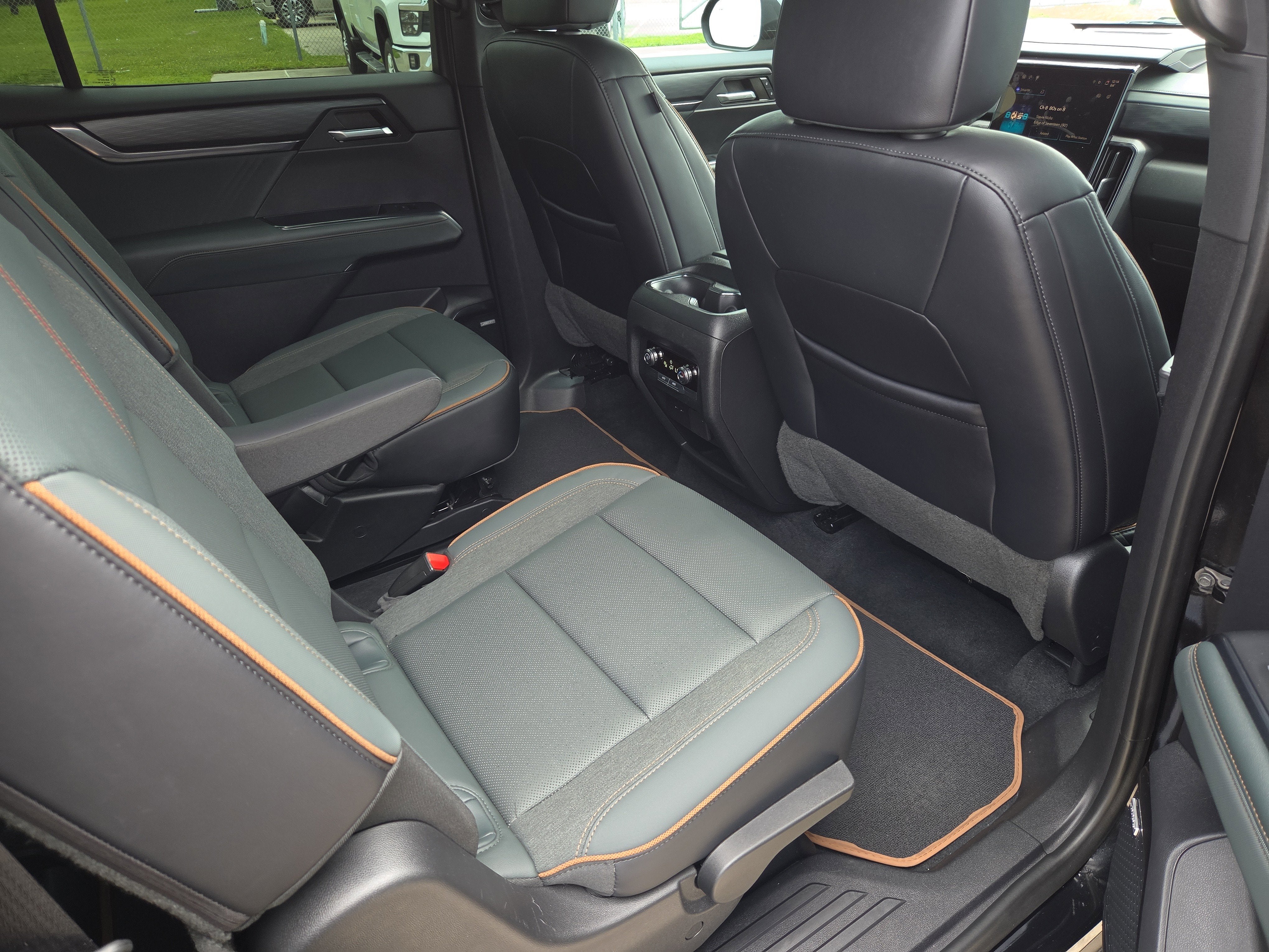 2024 GMC Acadia AT4