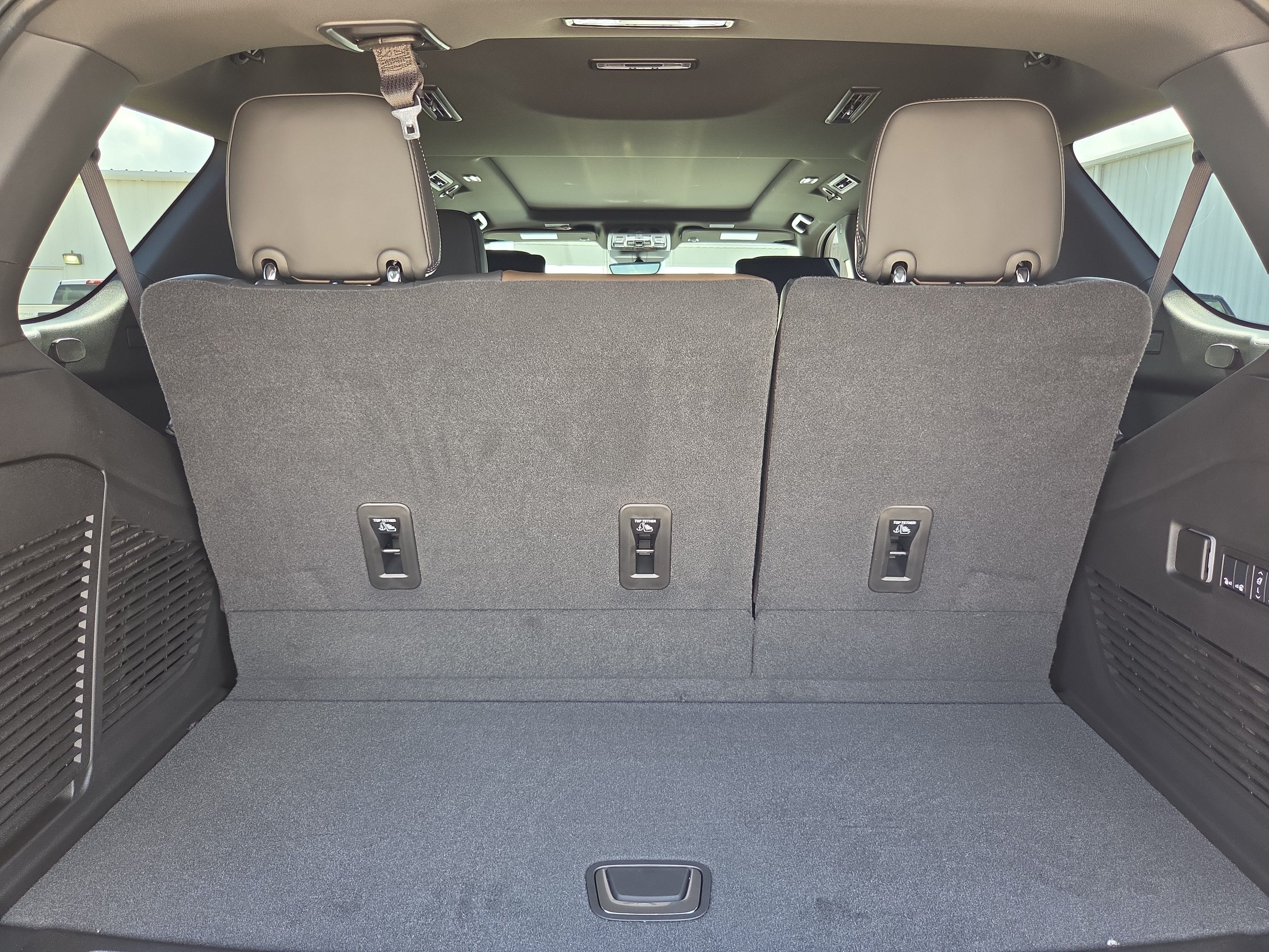 2027 GMC Yukon Denali Ultimate - Photo 13