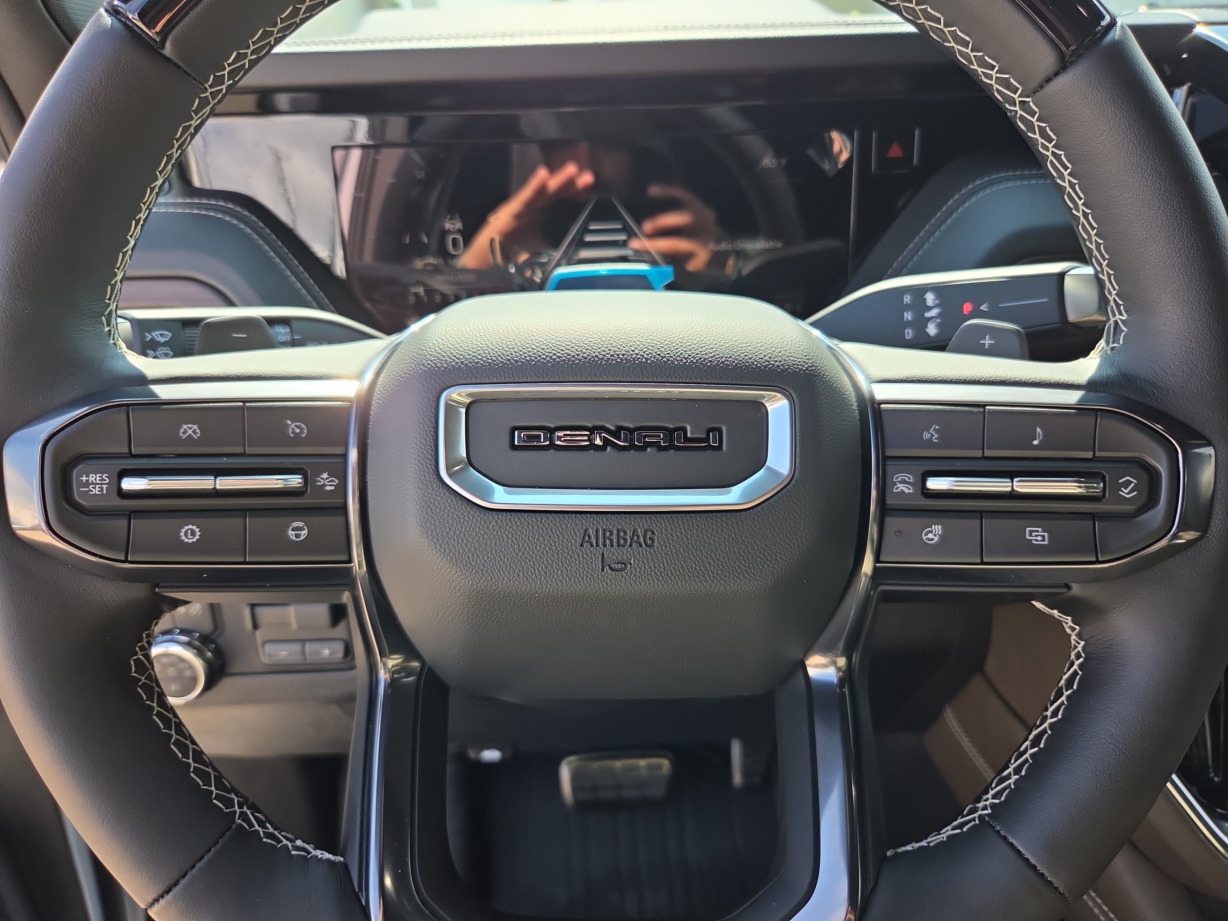 2027 GMC Yukon Denali Ultimate - Photo 19