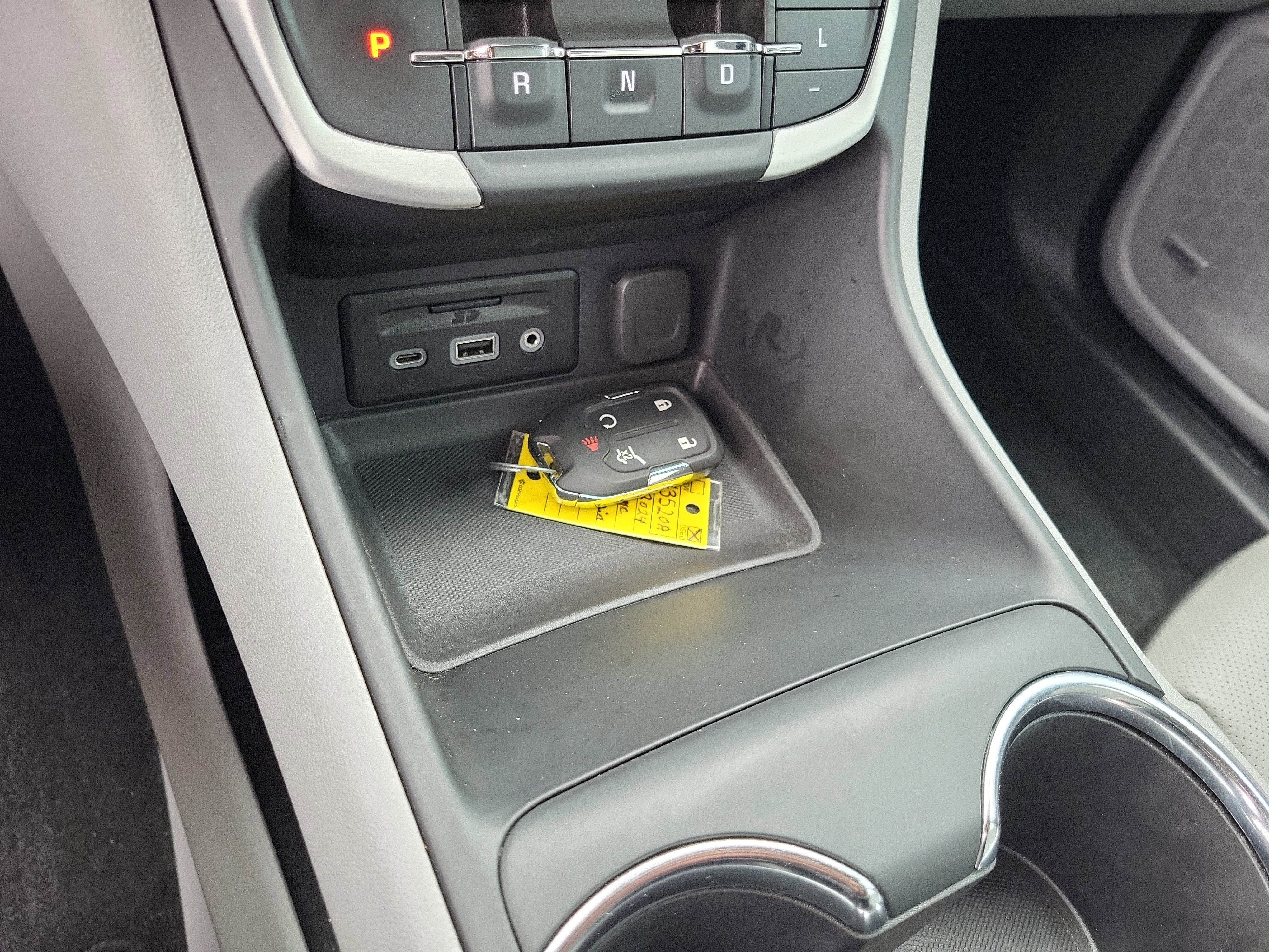 2024 GMC Terrain SLT