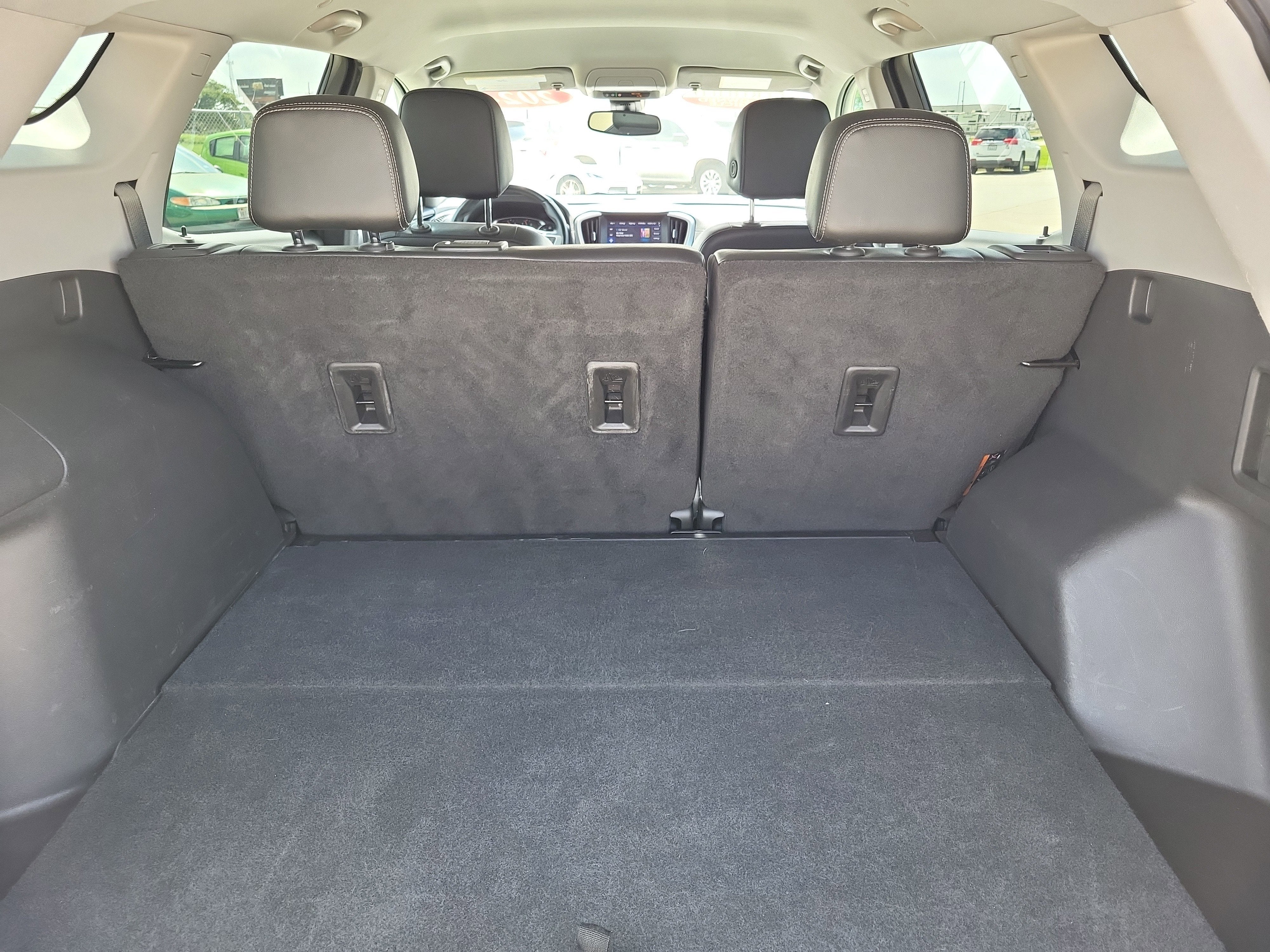 2024 GMC Terrain SLT - Photo 12