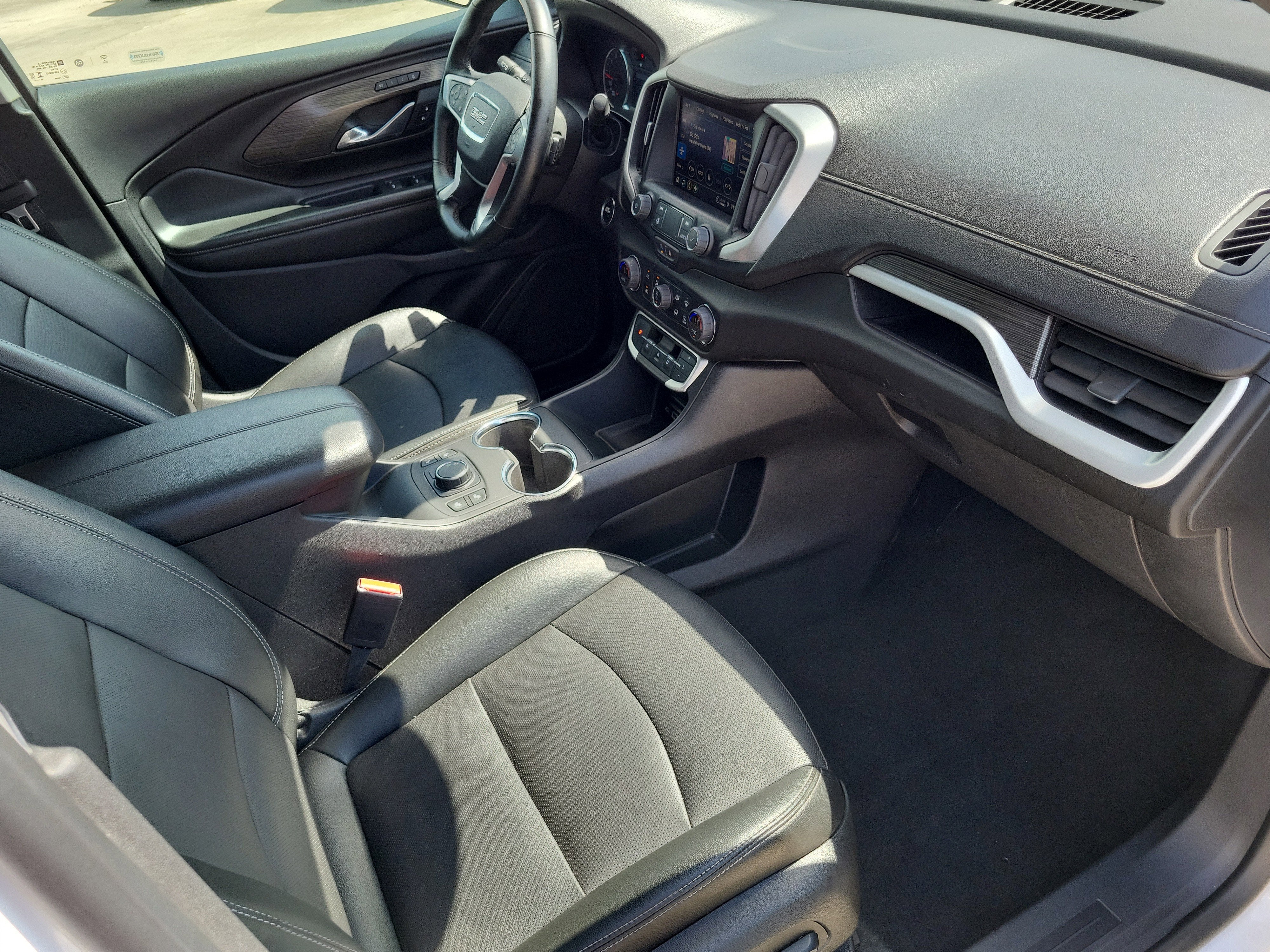 2024 GMC Terrain SLT - Photo 9