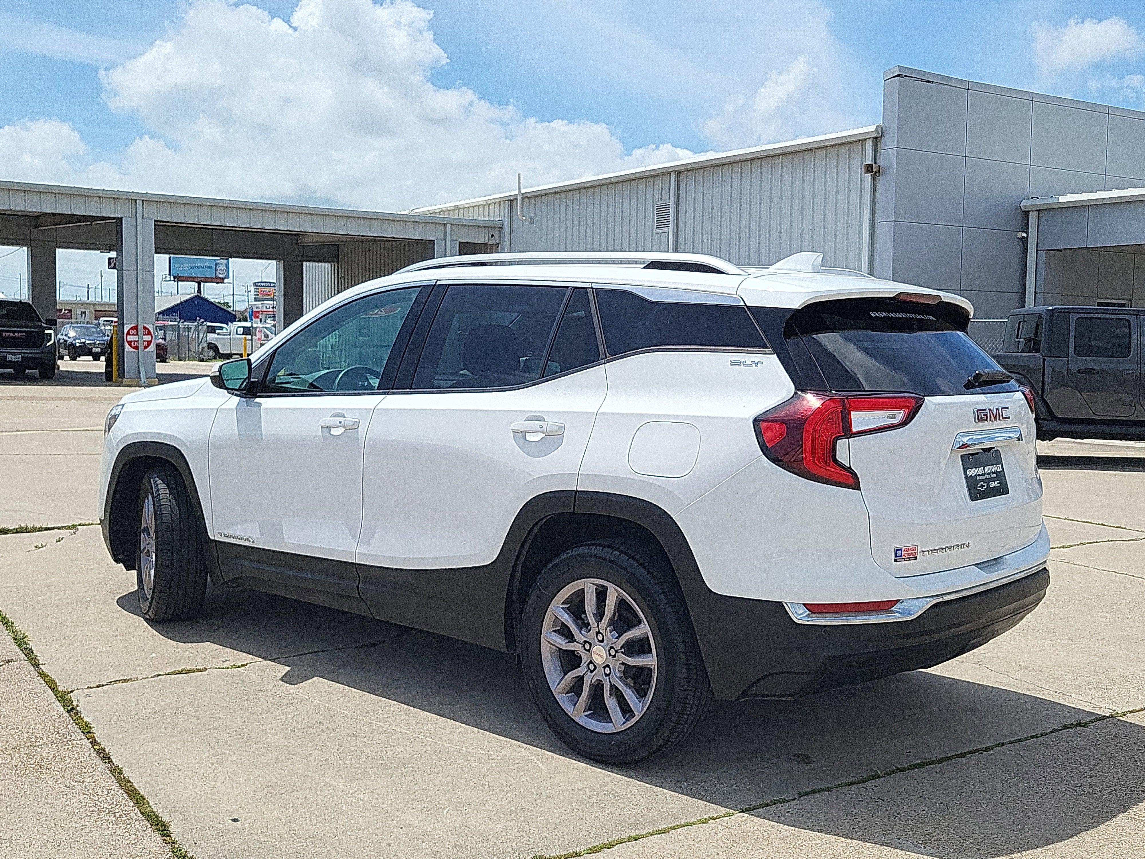 2023 GMC Terrain SLT