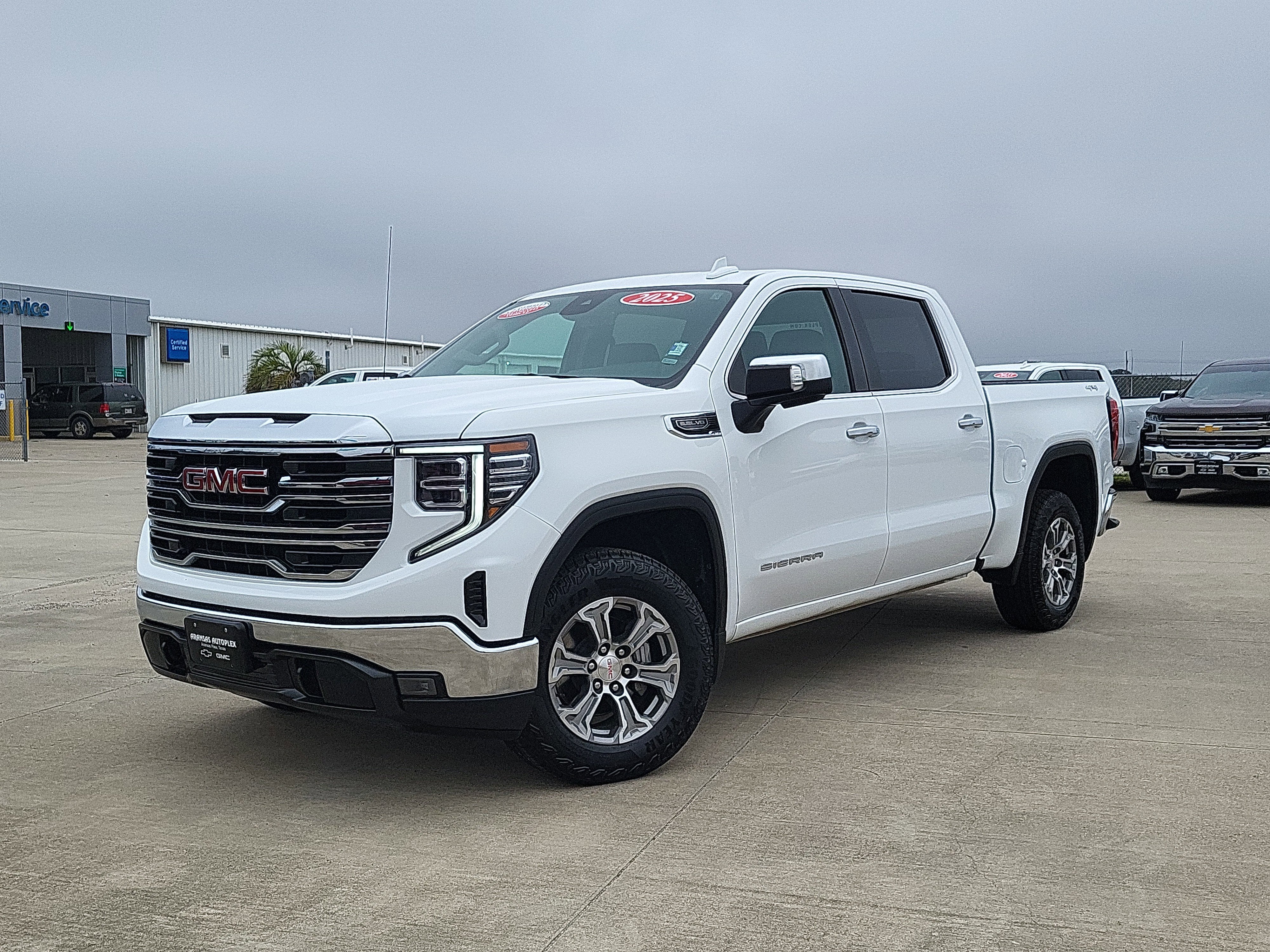 2025 GMC Sierra 1500 SLT