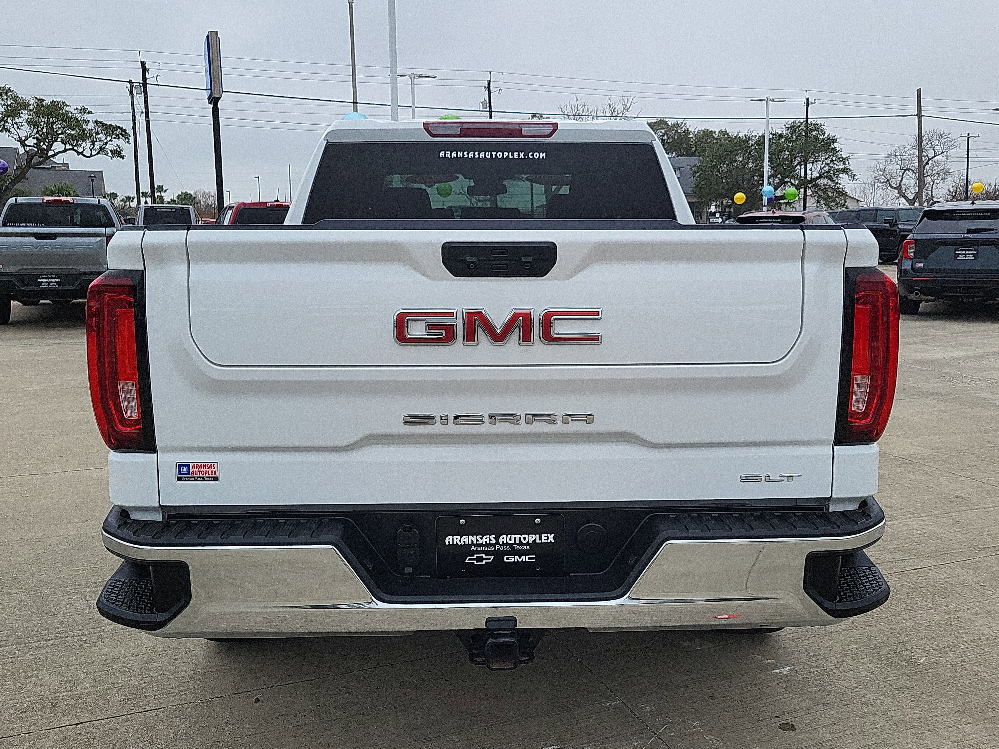 2025 GMC Sierra 1500 SLT