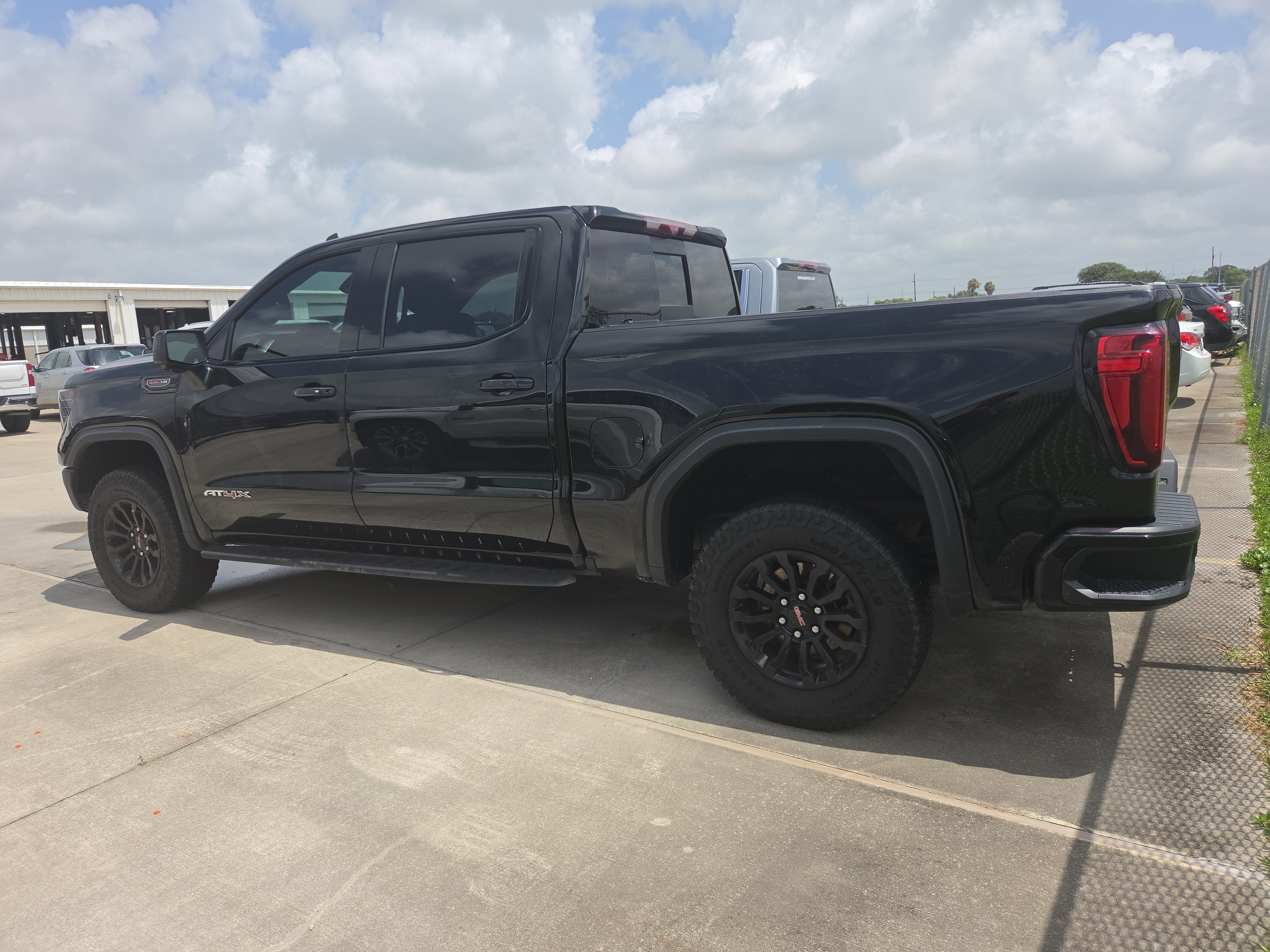 2023 GMC Sierra 1500 AT4X