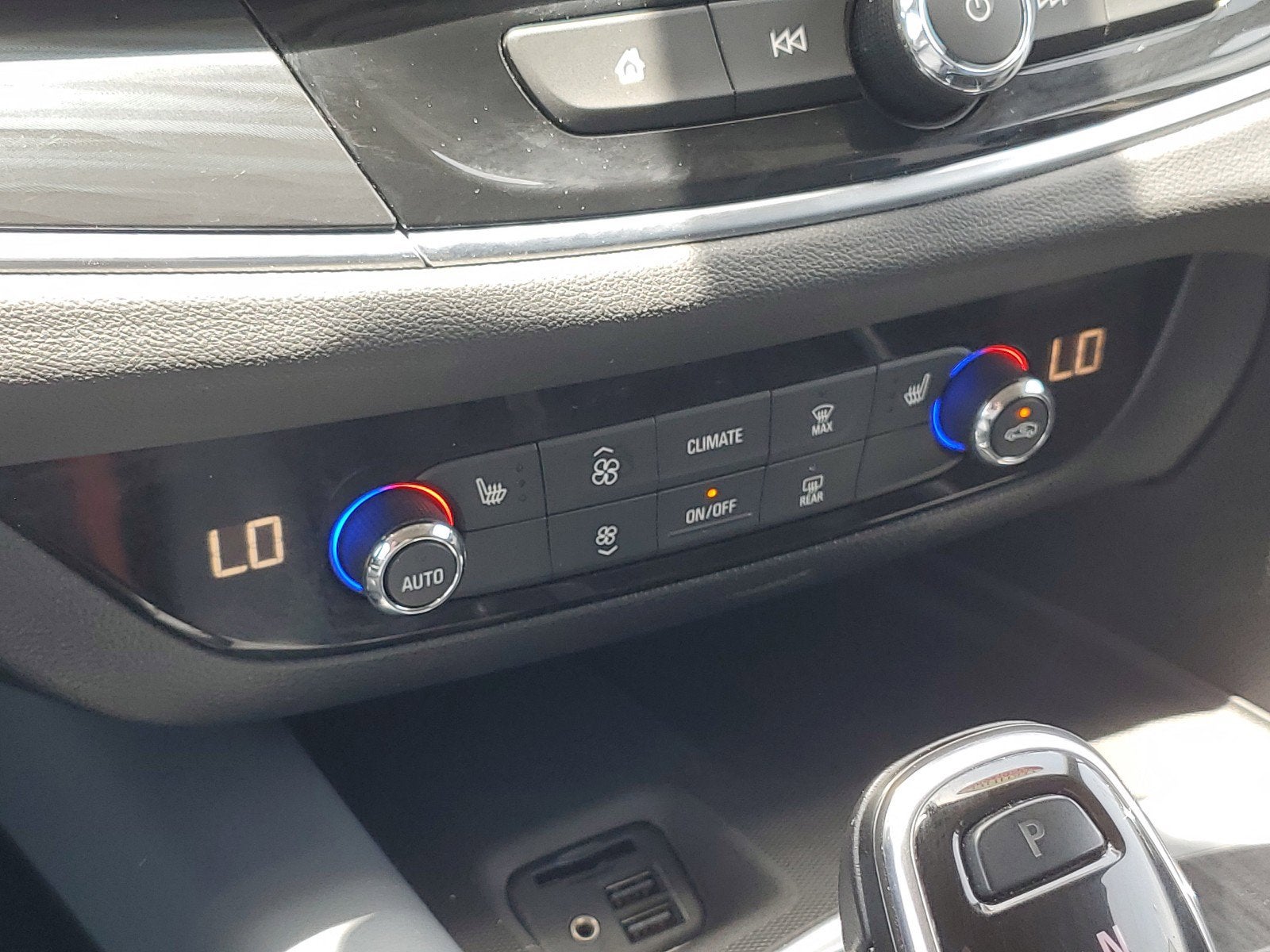 2020 Buick Enclave Essence