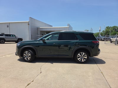 2025 Nissan Pathfinder SL