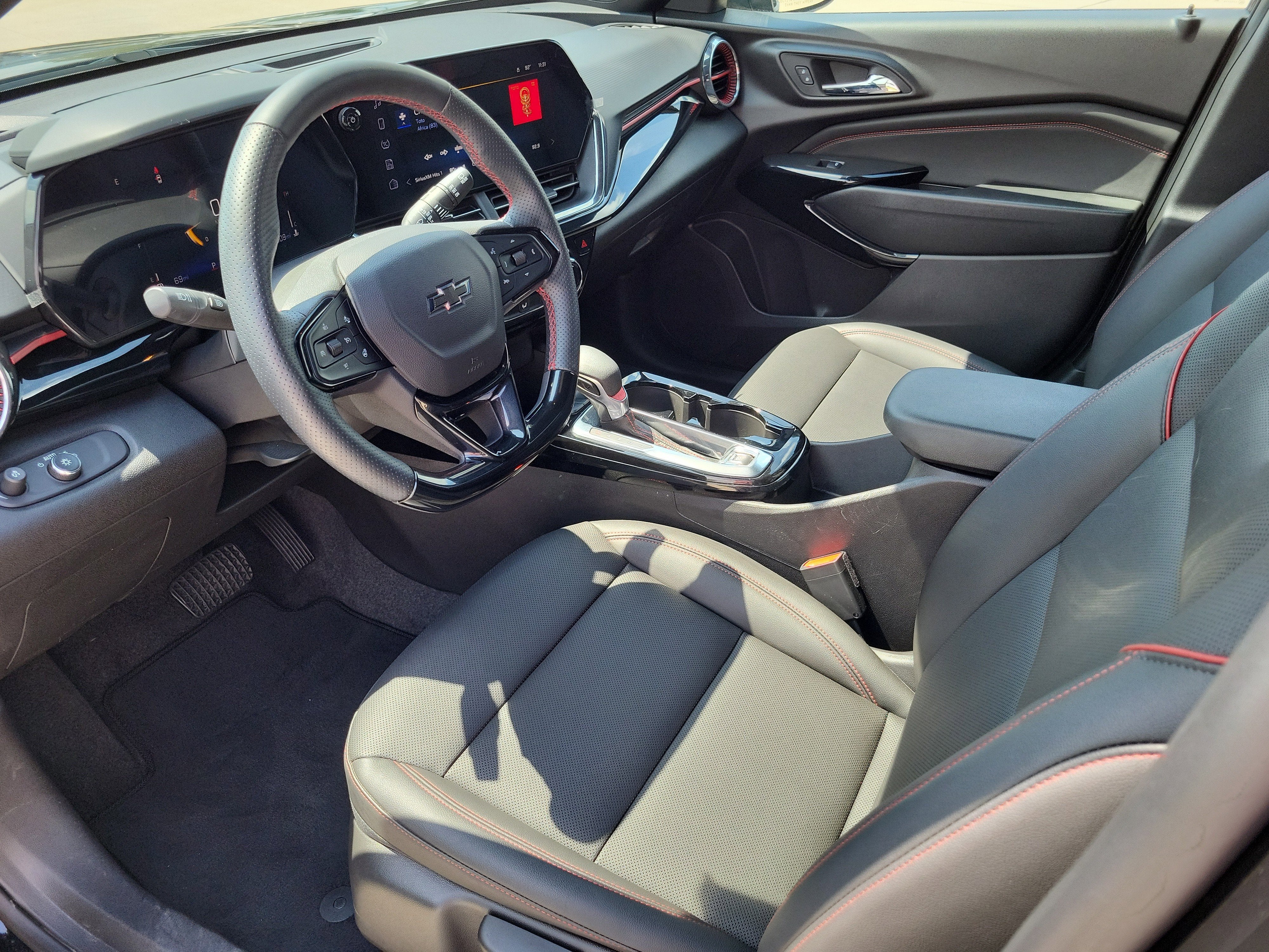 2025 Chevrolet Trax RS - Photo 14