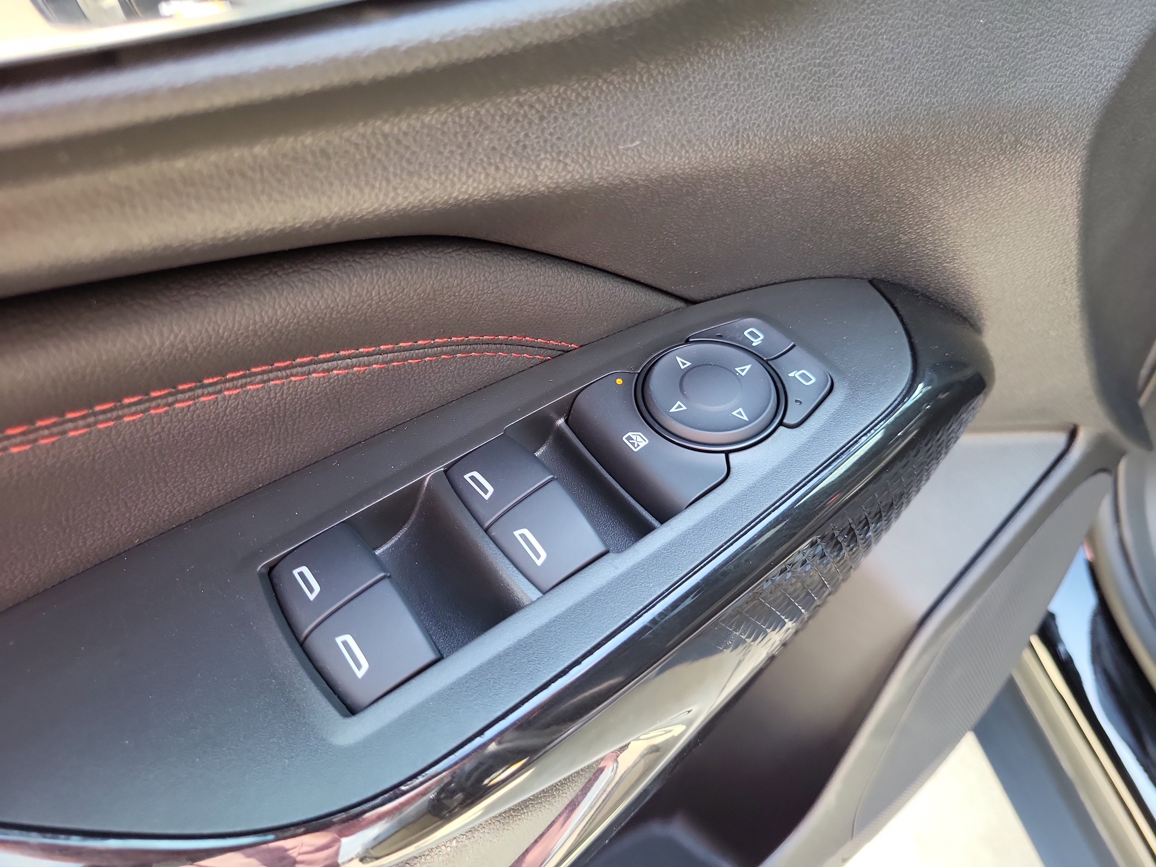 2025 Chevrolet Trax RS - Photo 16