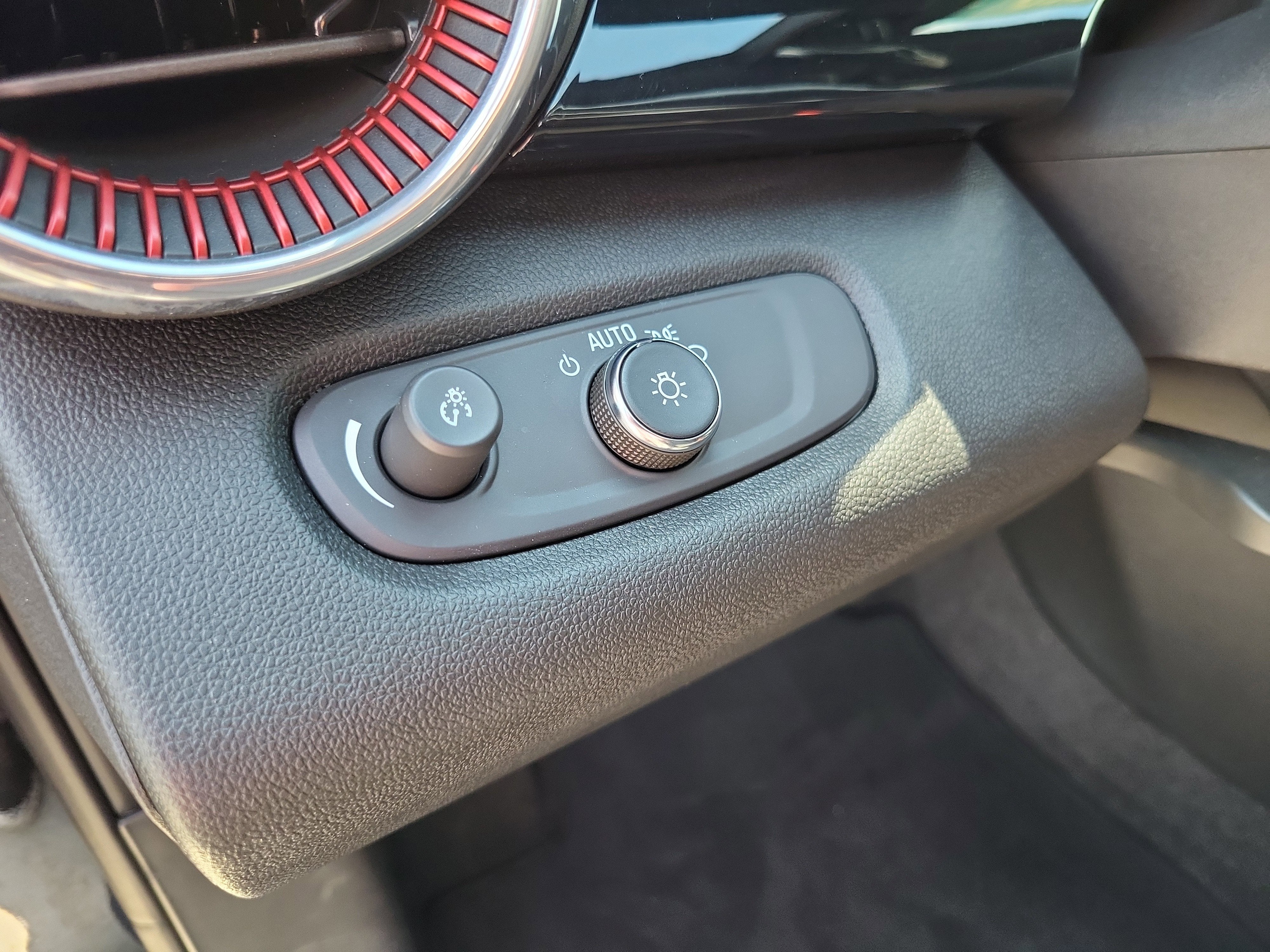 2025 Chevrolet Trax RS - Photo 17