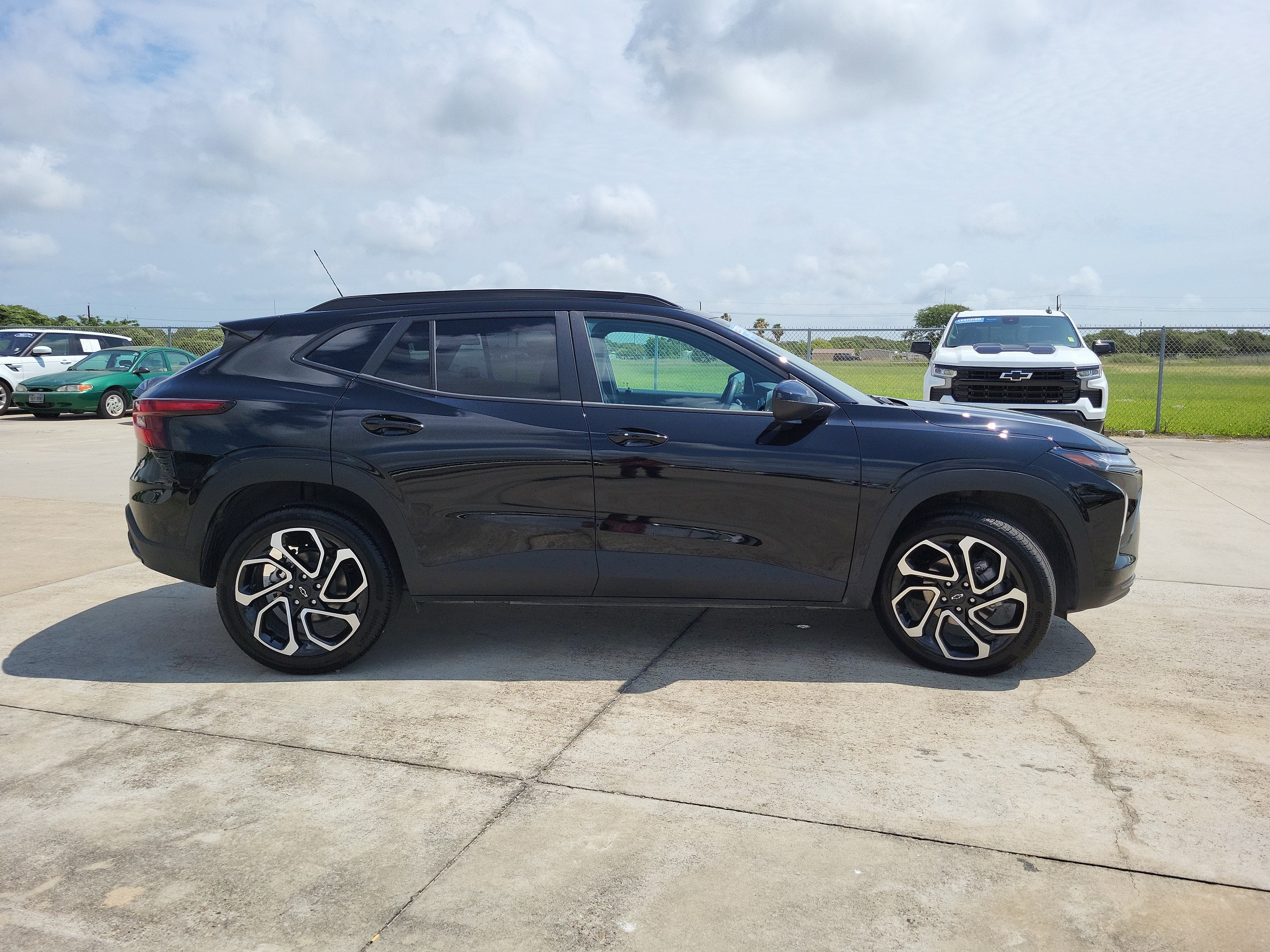 2025 Chevrolet Trax RS - Photo 4