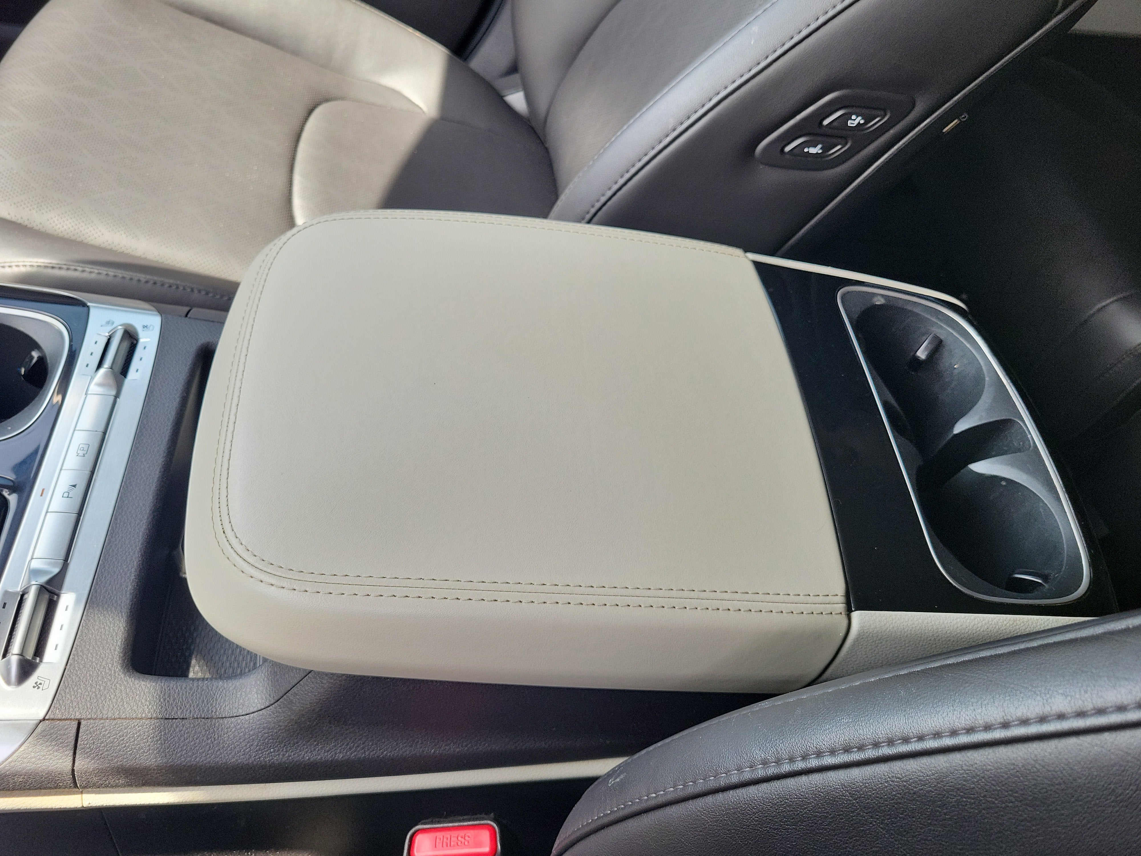 2022 Kia Carnival SX