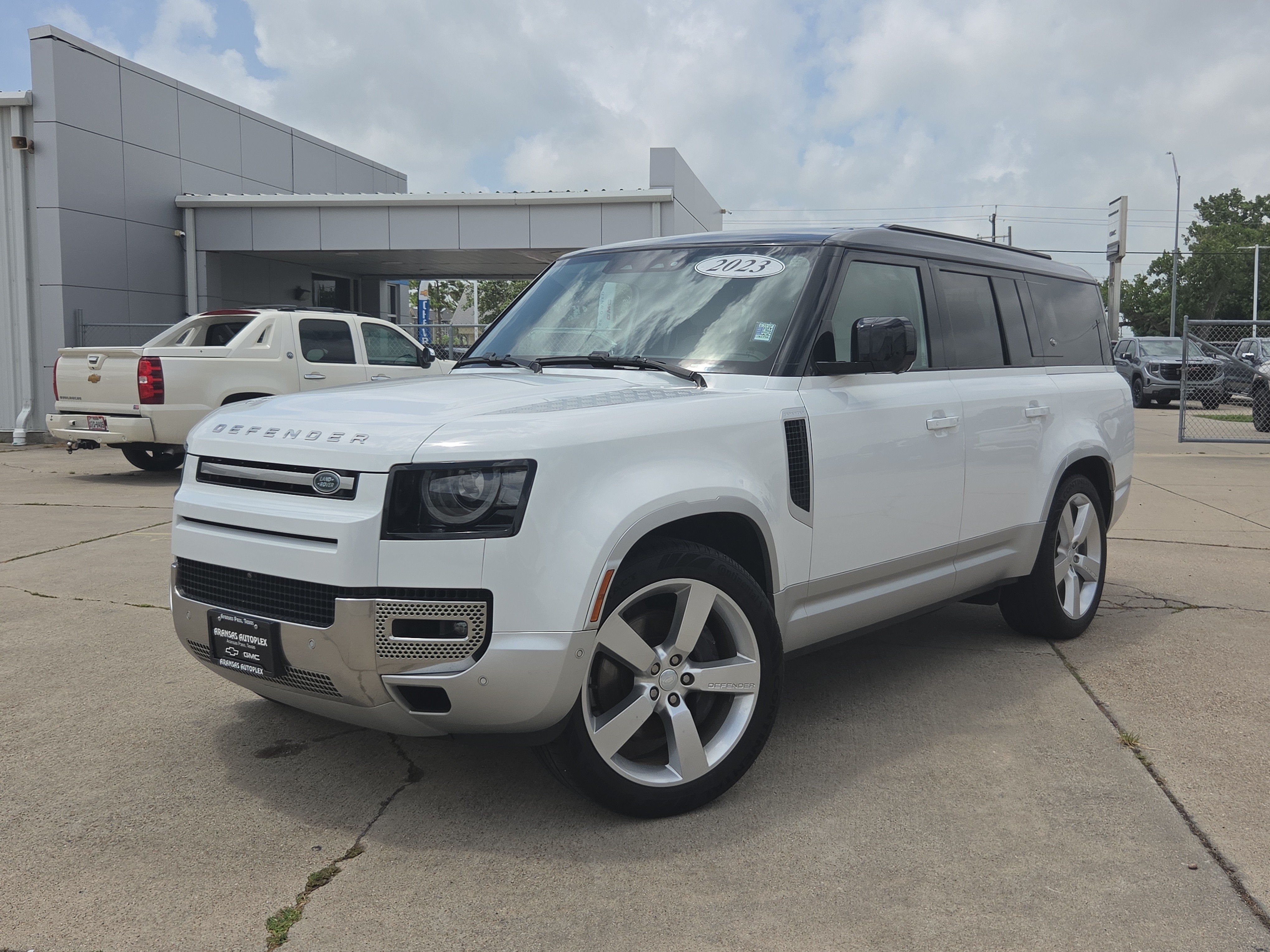 2023 Land Rover Defender First Edition