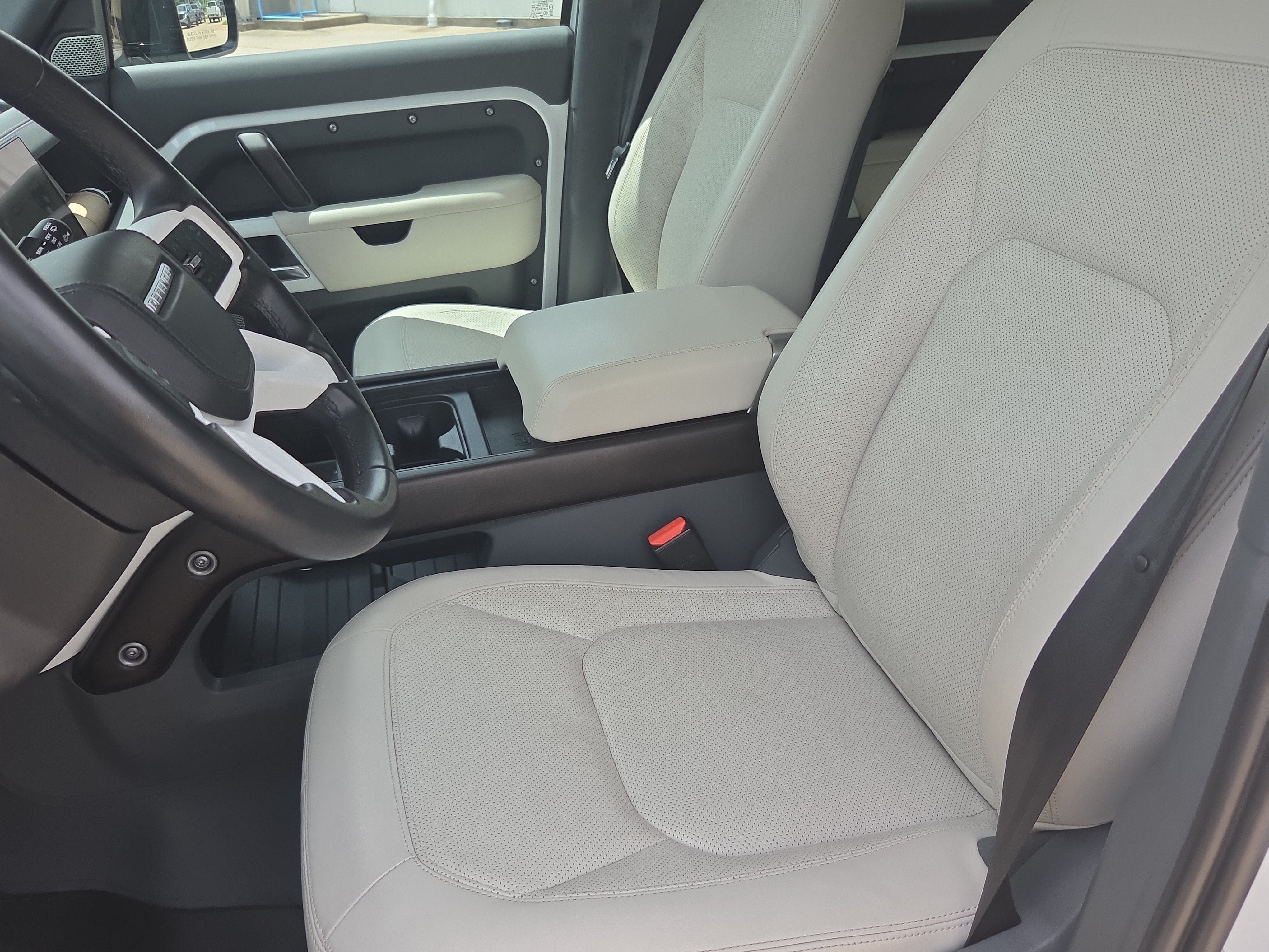 2023 Land Rover Defender First Edition