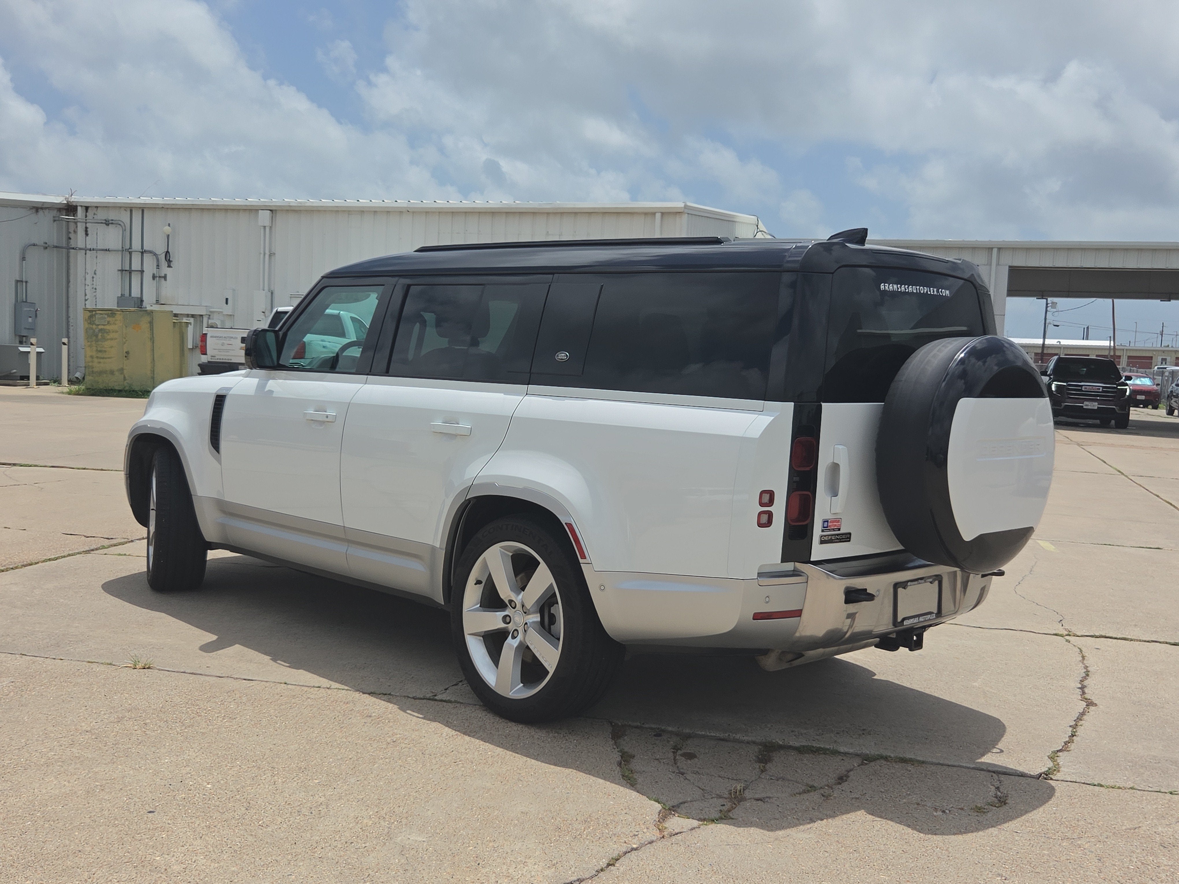 2023 Land Rover Defender First Edition