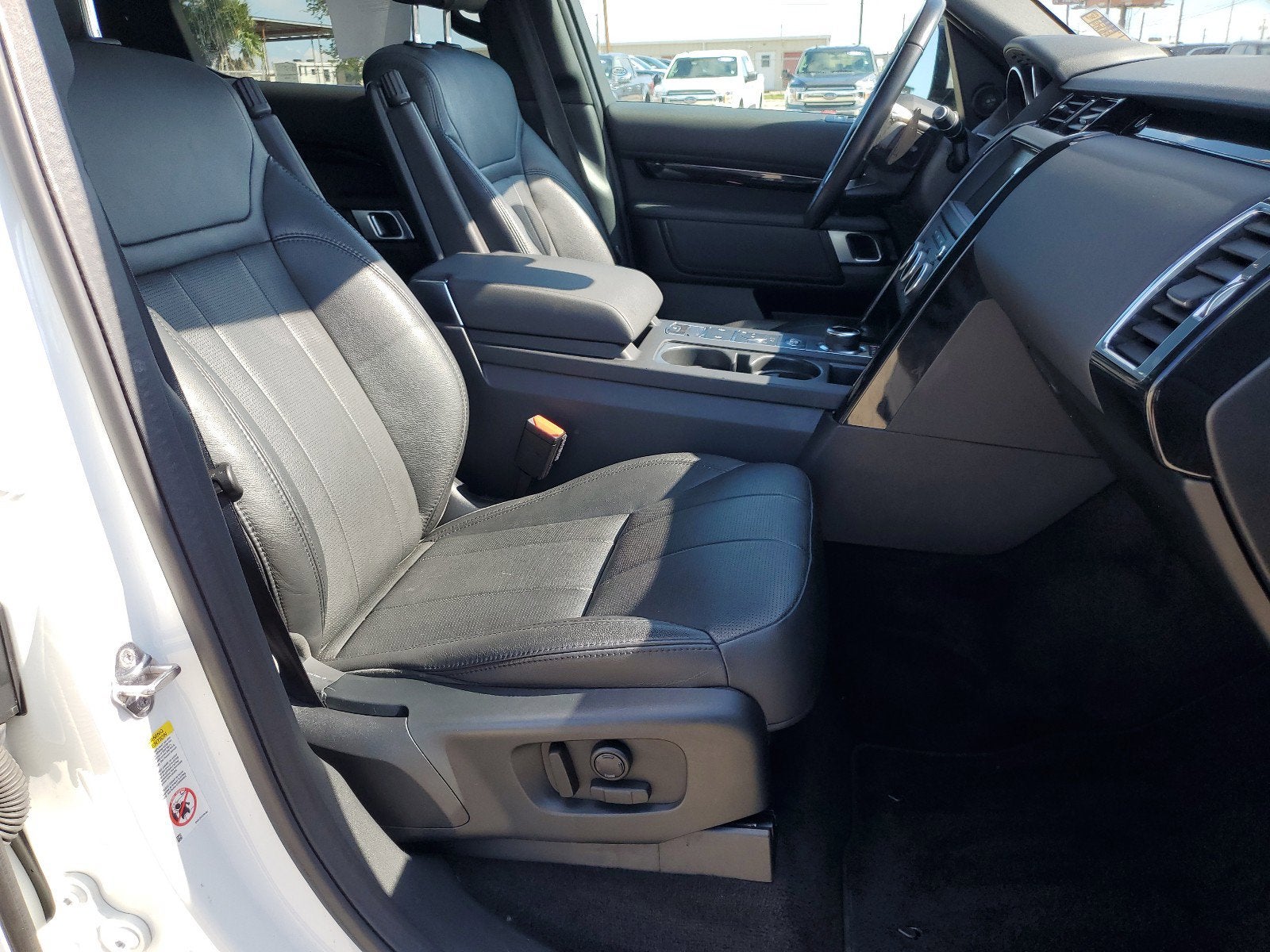 2020 Land Rover Discovery SE