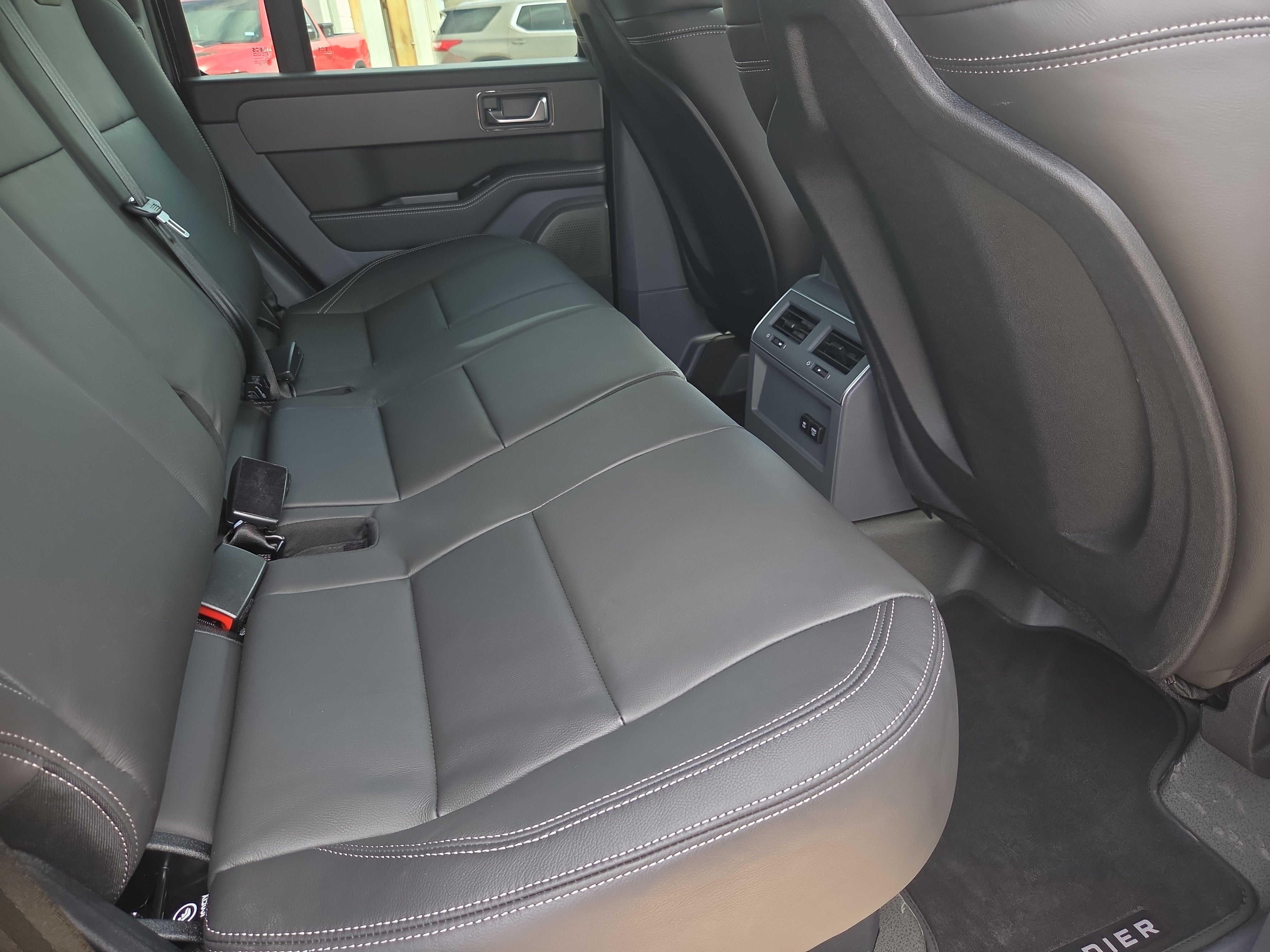 2025 INEOS Grenadier Station Wagon Base